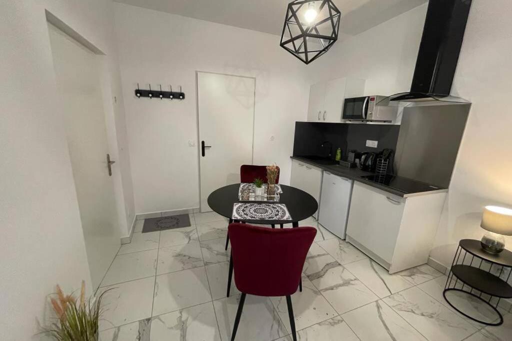 Le Dolce Vita - Centre Historique, Proche Toutes Commodites, Stationnement Aise, Wifi-Netflix Niort Exteriér fotografie